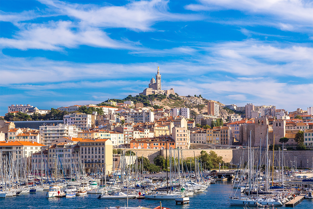 Port de Marseille, voiliers de régate Sunfast C30, Méditerranée, base nautique